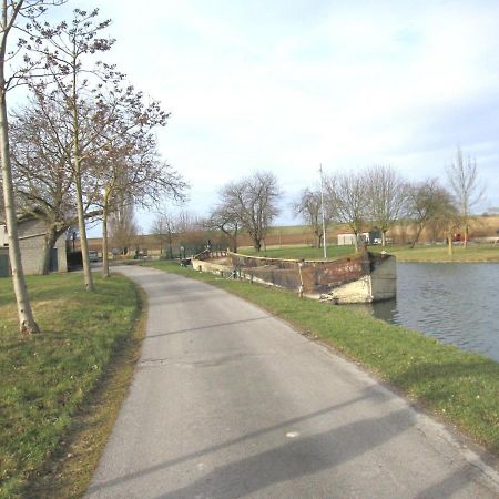 Maison En Location Fresnes Sur Marne Eksteriør bilde